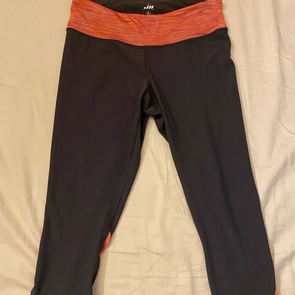 Workout Capri Leggings with pocket